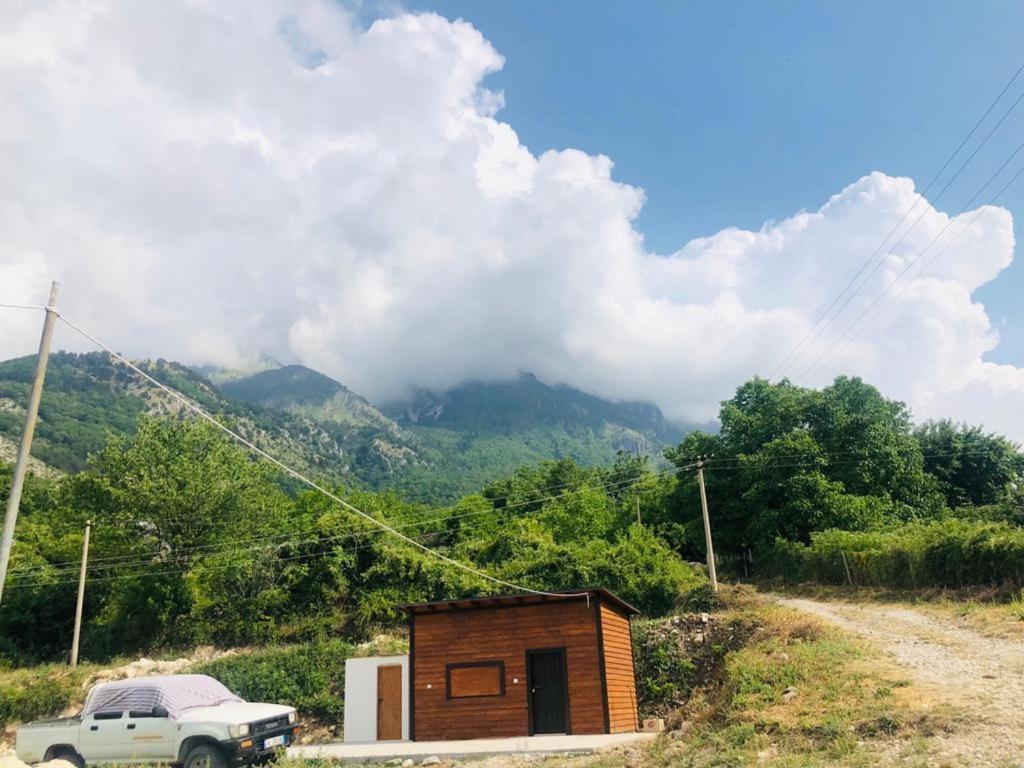 Qafe Dardhe Guest House Qafe Dardha - Tomorr National Park מראה חיצוני תמונה